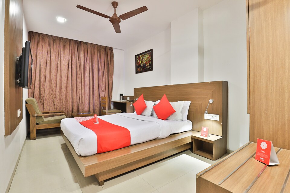 OYO 9626 Hotel Kalyan, Sayajigunj Vadodara, Vadodara