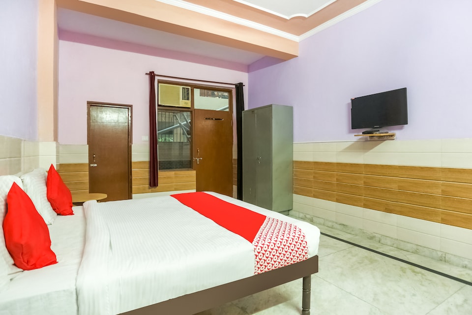OYO 70358 Aarav Guest house, Old Gurgaon, Gurgaon