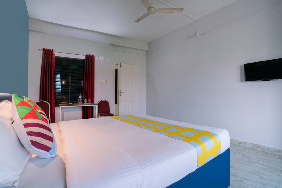 OYO Home 70375 Athani Homes, Ankamaly Airport Kochi, Kochi