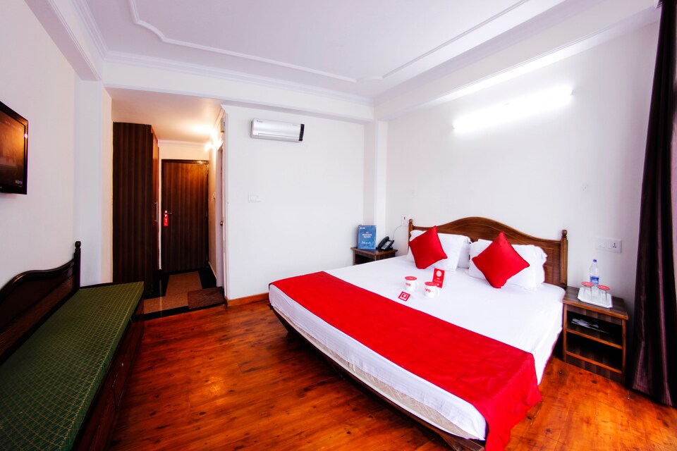 OYO 5810 Le Talbot Hotel, The Mall Road-Shimla, Shimla