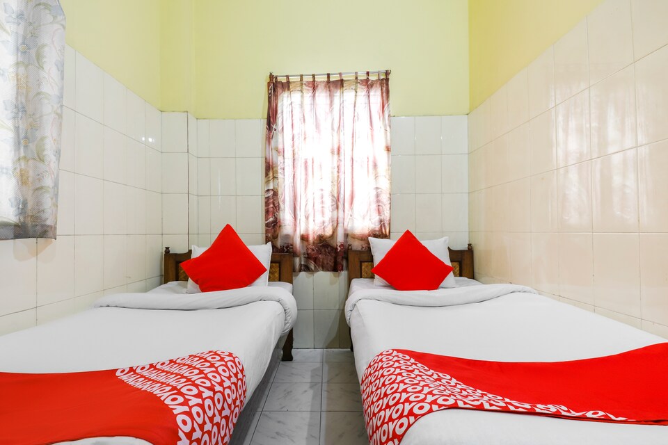 OYO 70408 Hotel Mid Town, Tinsukia, Tinsukia