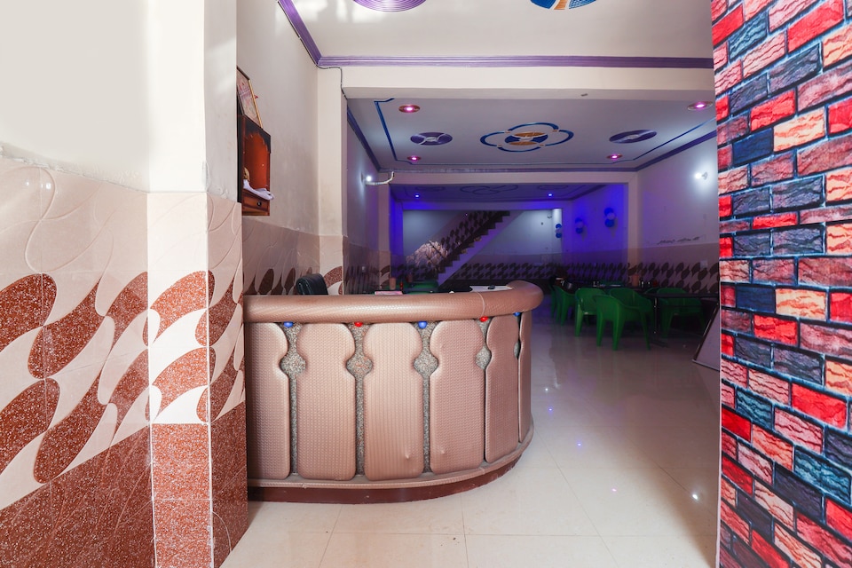 SPOT ON 70423 Vaishno Hotel, Fatehabad Road, Agra