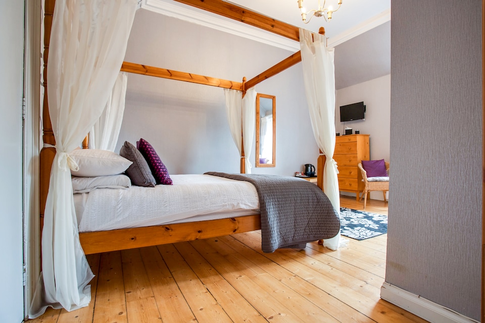 OYO St Ronan's, EH44, Innerleithen