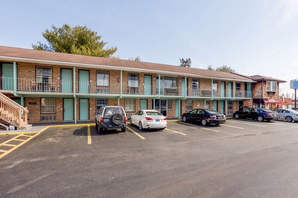 OYO Hotel Hershey, C17033, Hershey PA