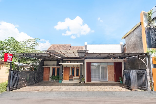 OYO 2995 Oemah Sorowajan Homestay Syariah