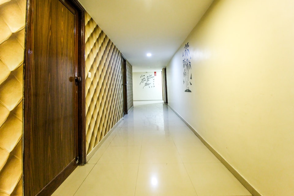 OYO 893 Hotel Seven, Ashram Road Ahmedabad, Ahmedabad