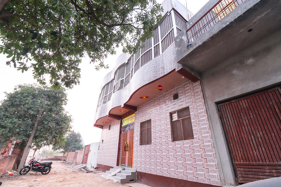 OYO 70441 Shree Radha Vinay Bihari Dham, Prem Mandir Vrindavan, Vrindavan