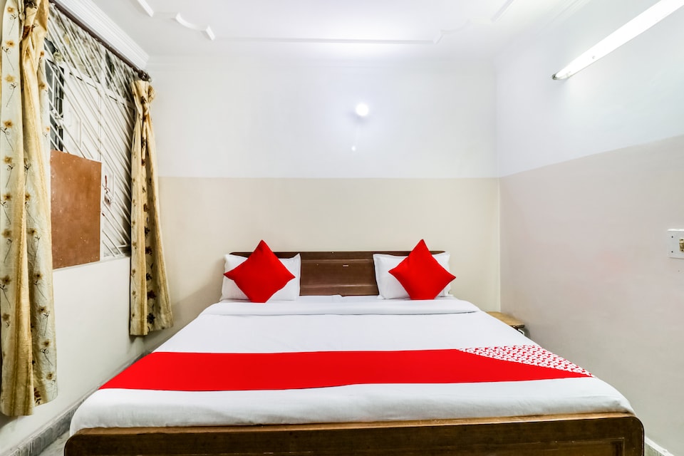 OYO 70442 Sweet Inn, AIIMS Delhi, Delhi