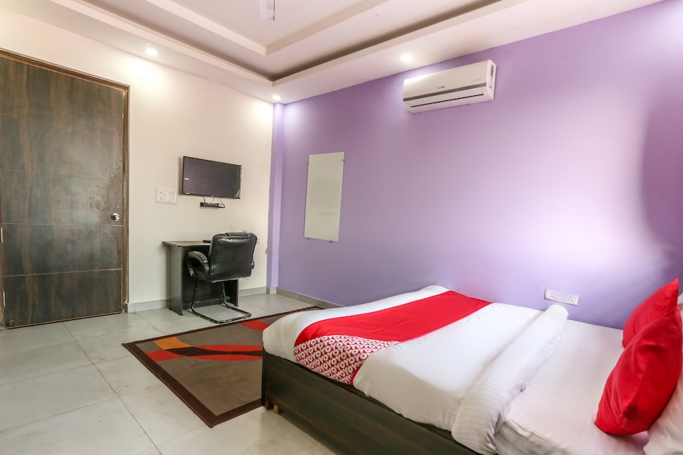 OYO 70455 Hotel Periwinkle, Greater Noida, Noida