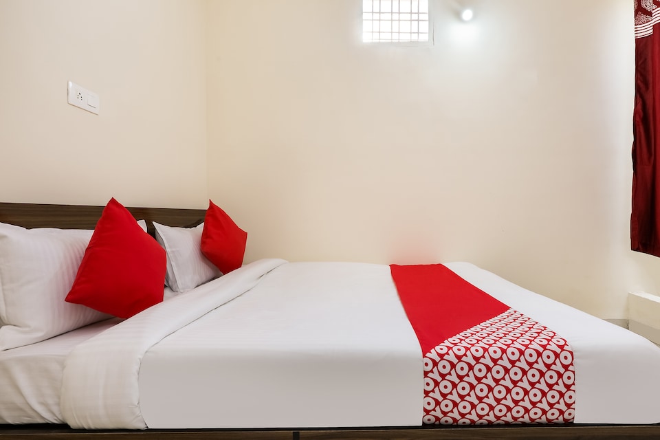 OYO Shree Ganesha, MG Road Indore, Indore