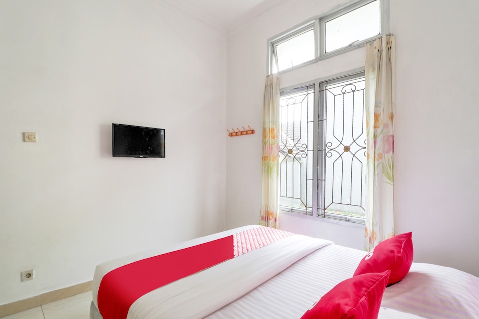 OYO 2997 Grand Suites Palace 2, Cianjur Puncak, Puncak Cipanas