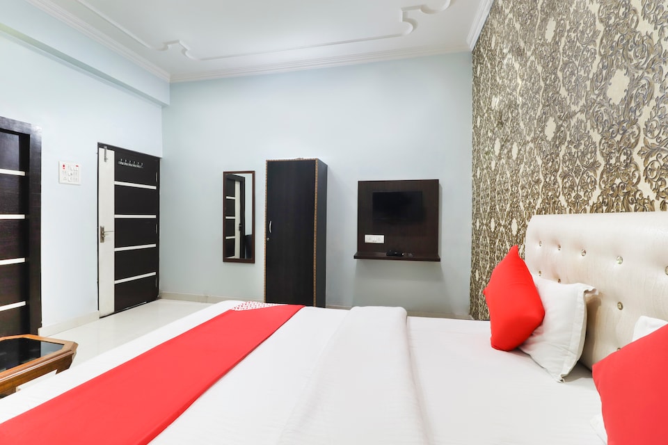 OYO 70489 Hotel Tajvar, Siwan, Siwan