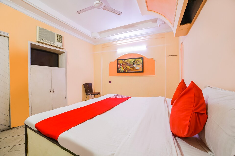OYO 70499 Khorwal Pg , Karol Bagh Delhi, Delhi