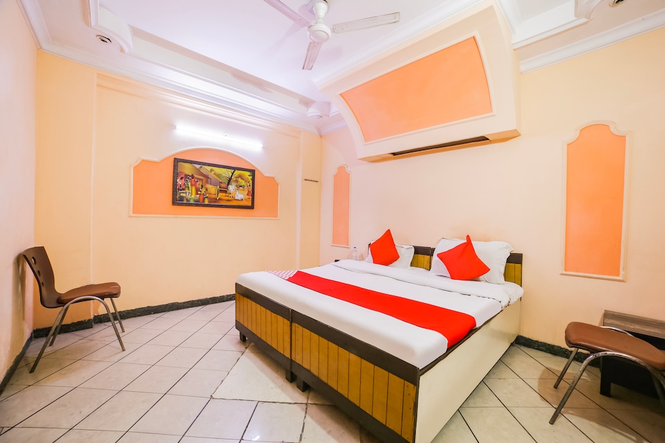 OYO 70499 Khorwal Pg , Karol Bagh Delhi, Delhi