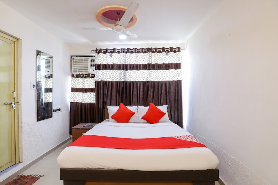 OYO 70500 Hotel Magic Palace , Navrangpura Ahmedabad, Ahmedabad