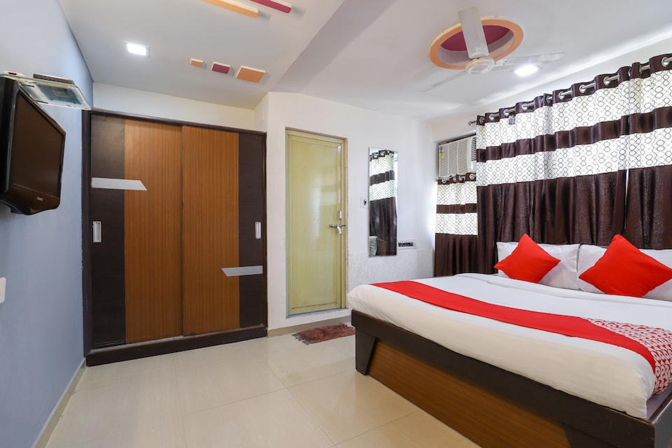 OYO 70500 Hotel Magic Palace , Navrangpura Ahmedabad, Ahmedabad