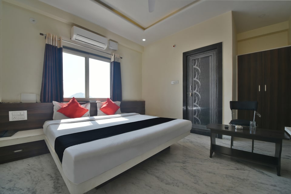 Capital O 70502 Mithila Palace Hotel &restaurant , Udaipur North, Udaipur