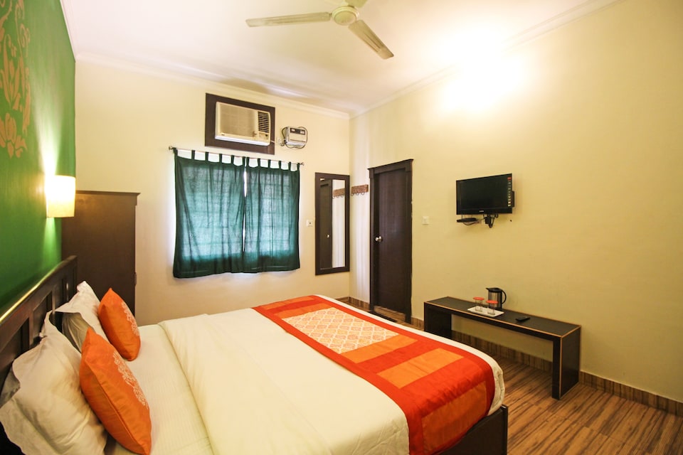 OYO 5825 Hotel La Casa Haridwar, Har Ki Pauri Haridwar, Haridwar