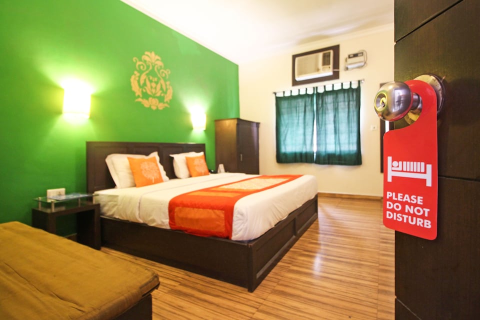 OYO 5825 Hotel La Casa Haridwar, Har Ki Pauri Haridwar, Haridwar