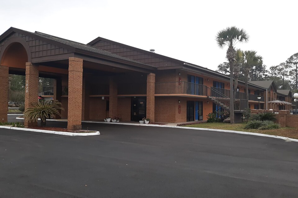 Hotel Valdosta GA - University , C31601-2, Valdosta GA