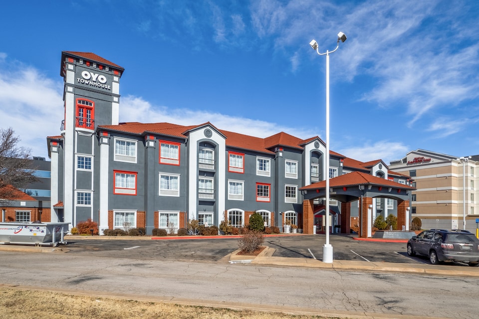 OYO Townhouse Oklahoma City-Penn Square, C73112, Oklahoma City OK