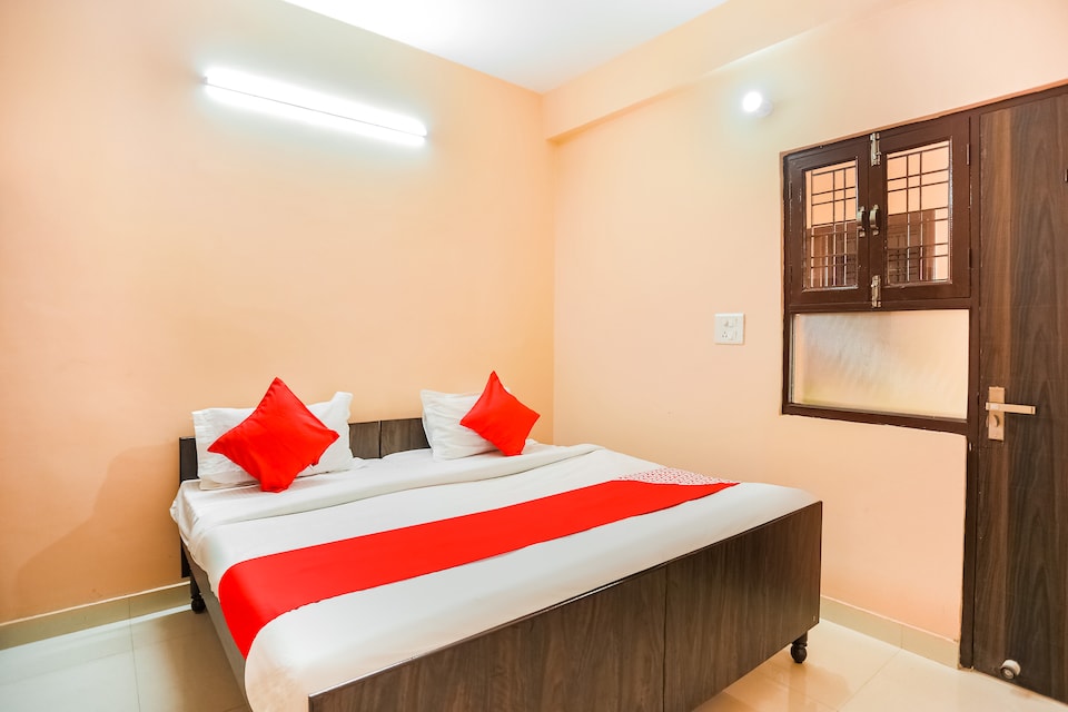 OYO 70511 Green Hotel, Airport Delhi, Delhi Transit