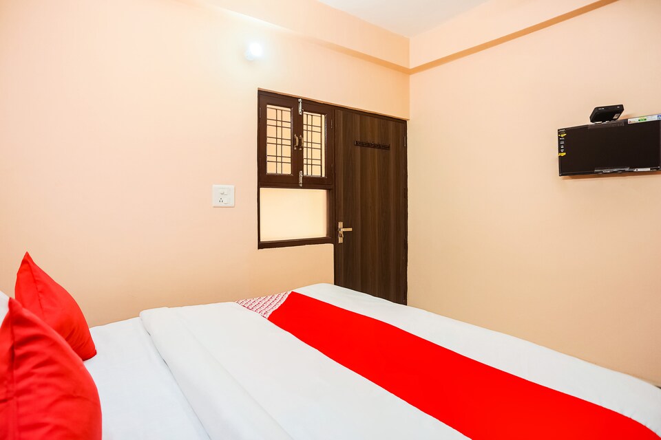 OYO 70511 Green Hotel, Airport Delhi, Delhi Transit