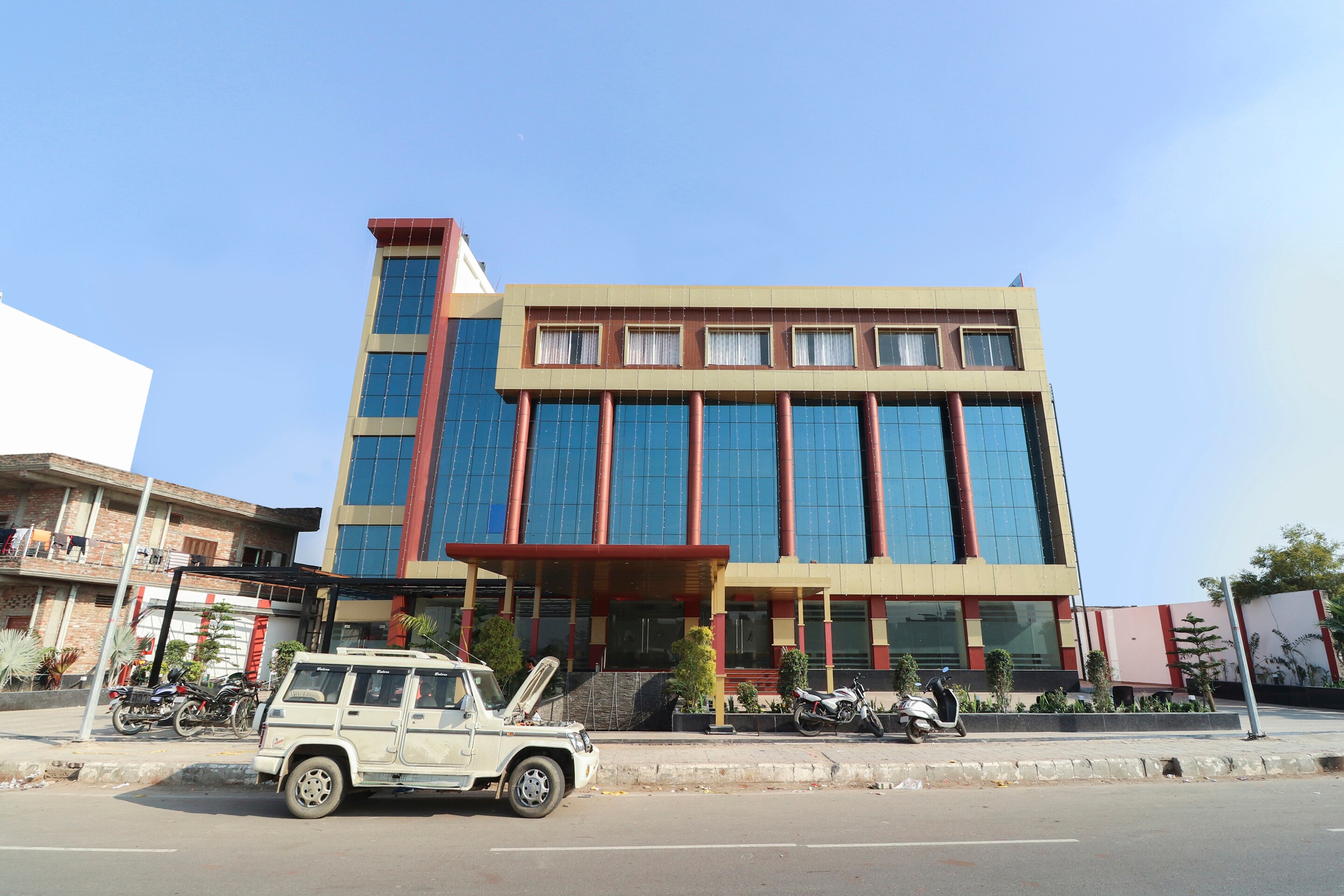 Capital 70529 Paras Inn  Capital Lucknow  Book    1417 OYO