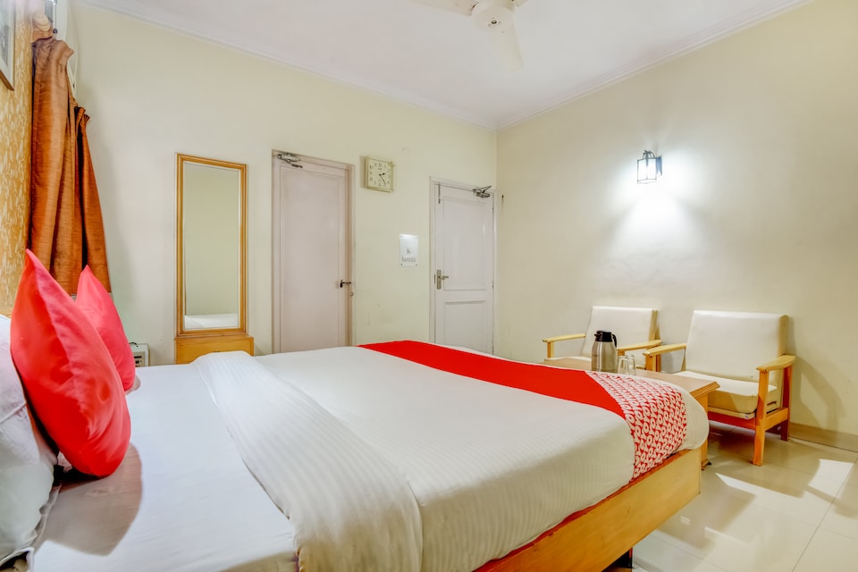 OYO 70530 Castle Guest House, Paharganj Delhi, Delhi
