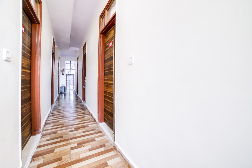 OYO 25416 Hotel Dwarka Inn, Airport-Dwarka Delhi, Delhi