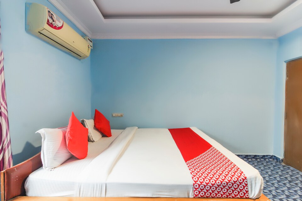 OYO 70556 Sri Venkata Padmavati Residency, Kukatpally, Hyderabad