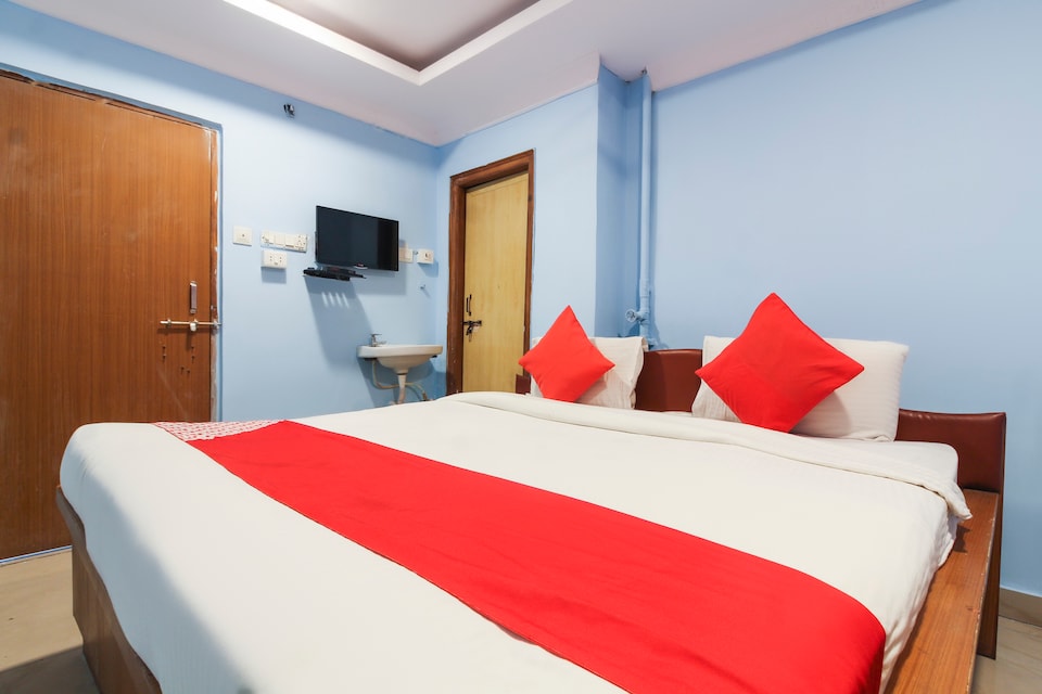 OYO 70556 Sri Venkata Padmavati Residency, Kukatpally, Hyderabad