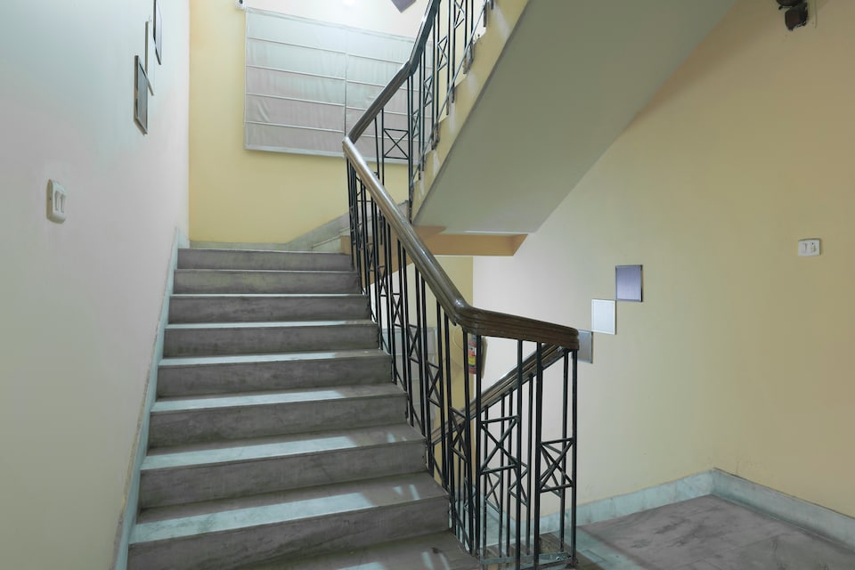 Capital O 70558 Jovial Palace, Platan Bazar Guwahati, Guwahati