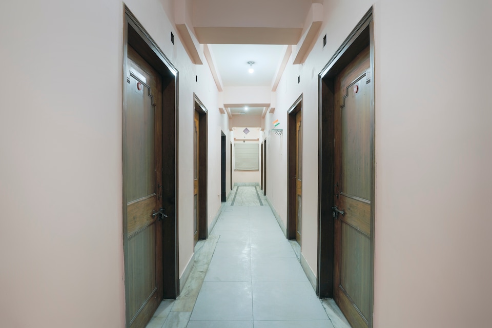 Capital O 70558 Jovial Palace, Platan Bazar Guwahati, Guwahati