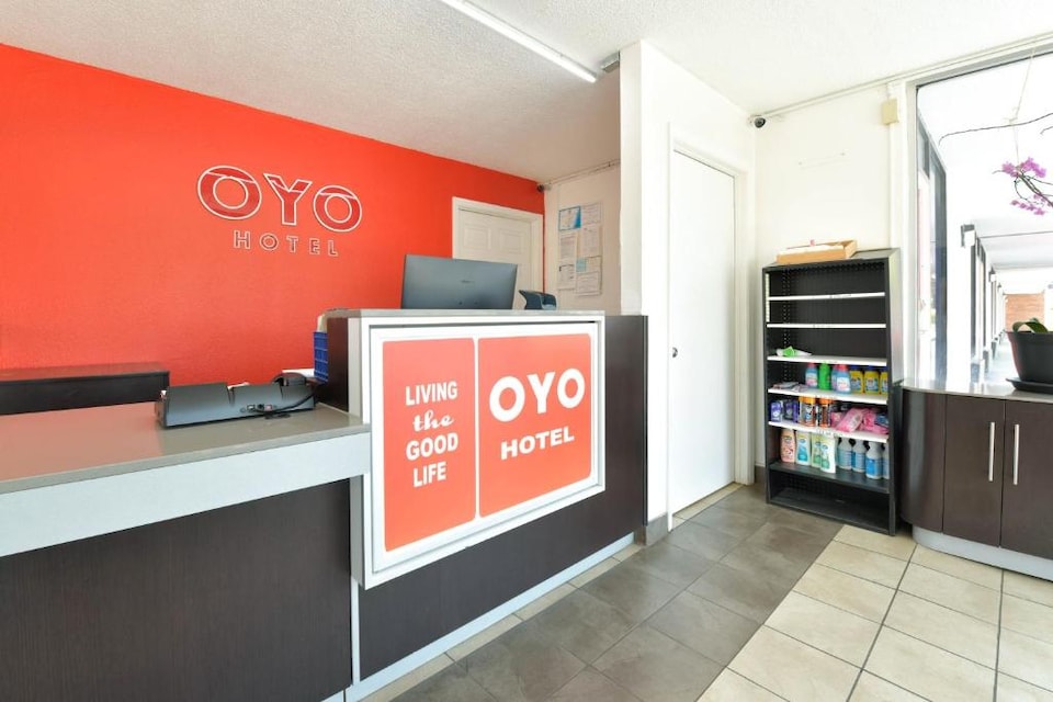 OYO Hotel Valdosta GA I-75, C31601-2, Valdosta GA