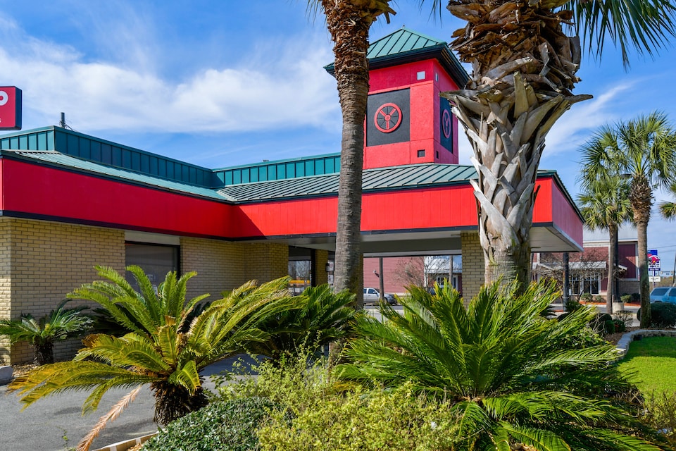 OYO Hotel Lake Park/Valdosta I-75, Exit 5, C31537, Lake Park GA