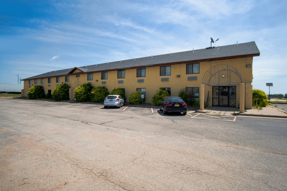 OYO Hotel Pratt KS Route 400, C67054, Pratt KS