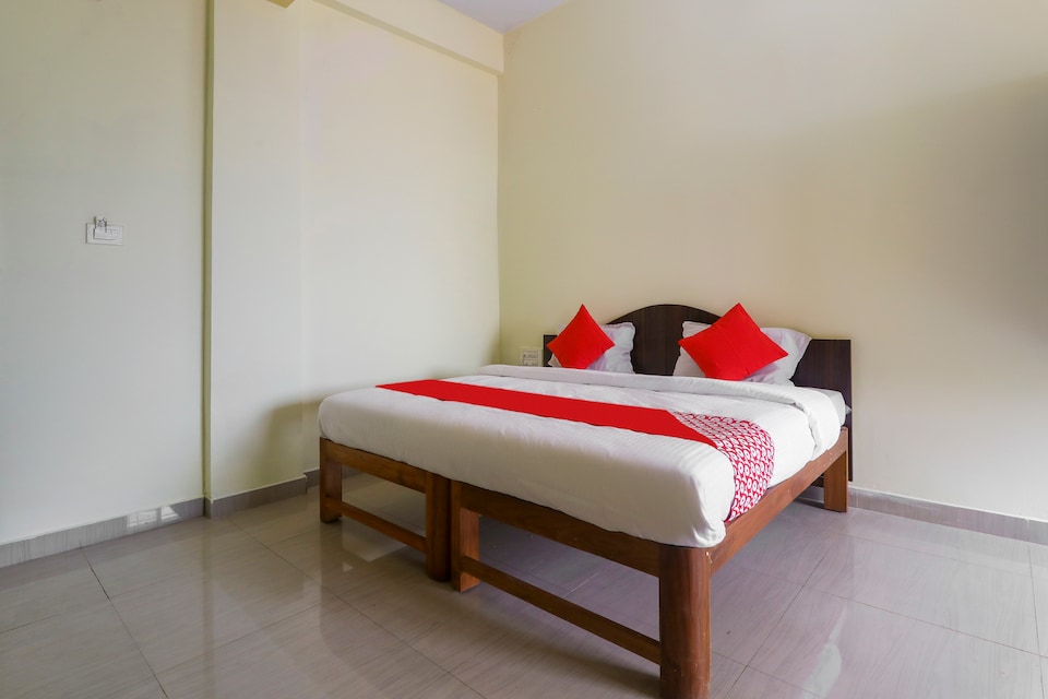 OYO Flagship 70570 New Vishwa Resort & Lodging, Dharwad, Hubli-Dharwad