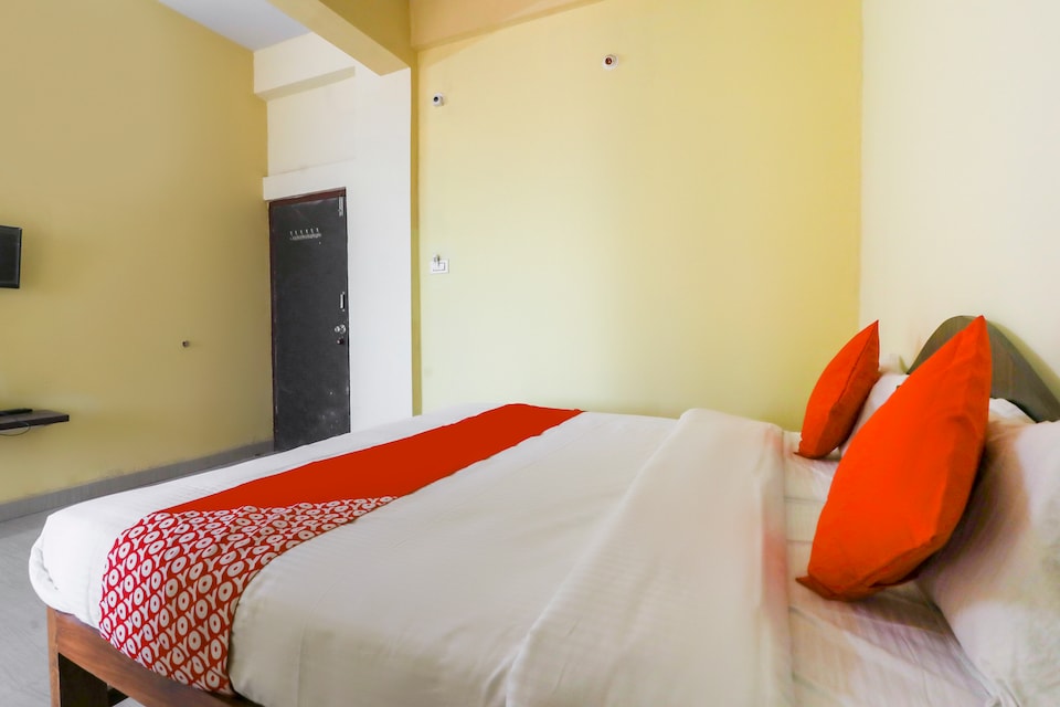 OYO Flagship 70570 New Vishwa Resort & Lodging, Dharwad, Hubli-Dharwad