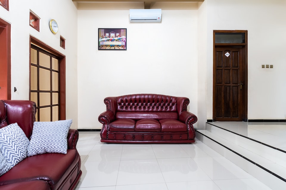 OYO 3026 Nurul Family Residence, Malang Kota, Malang