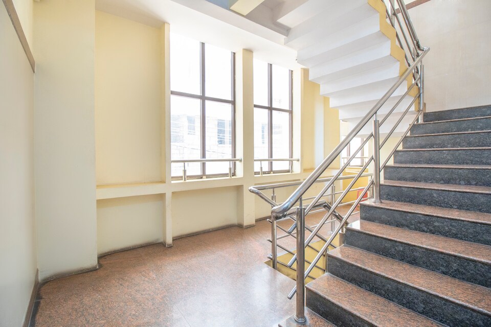 OYO 70579 Royal Residency, Mathikere Bangalore, Bangalore