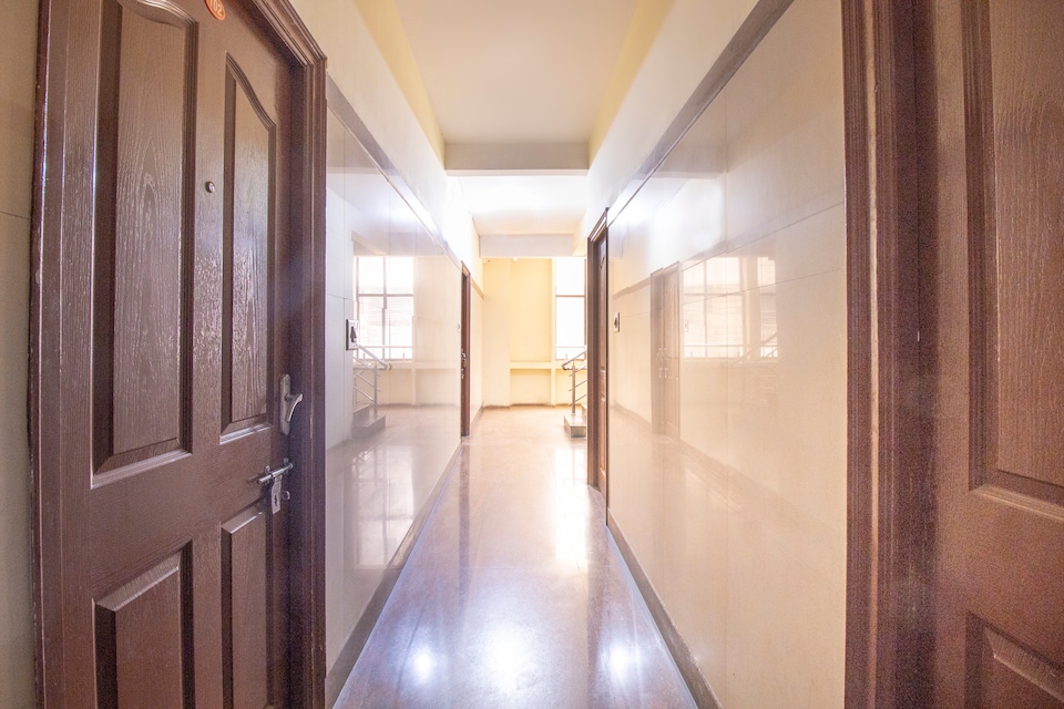 OYO 70579 Royal Residency, Mathikere Bangalore, Bangalore