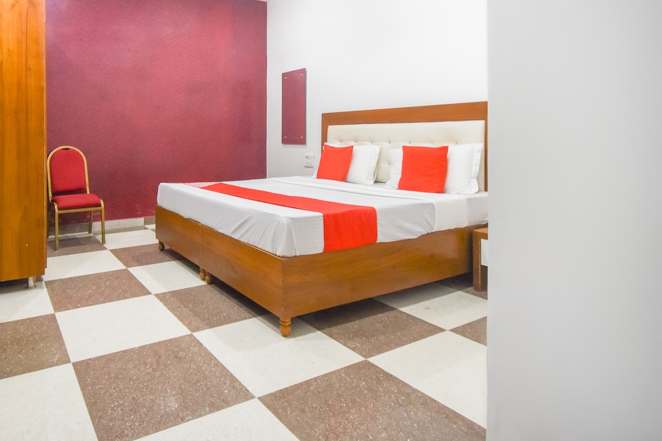 OYO 70588 Hotel Moonwalk Residency, Pakhowal Road Ludhiana, Ludhiana