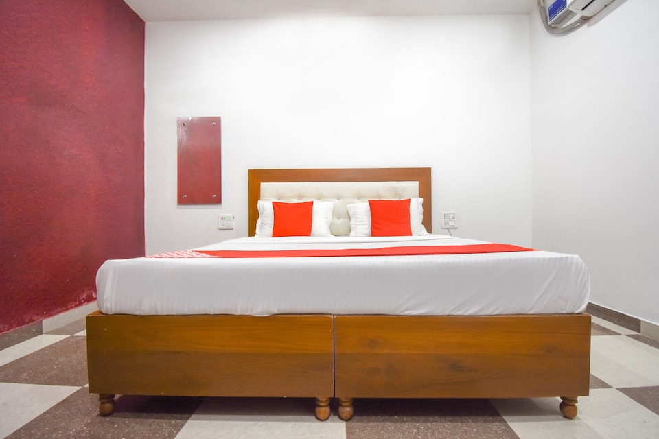 OYO 70588 Hotel Moonwalk Residency, Pakhowal Road Ludhiana, Ludhiana