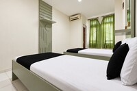 OYO 3043 Wisma Syariah Lambhuk