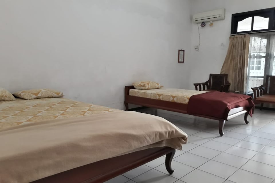 OYO 3045 Hotel Maksum Family, Ngawi, Ngawi