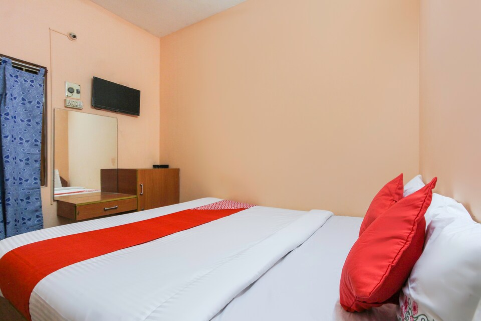 OYO 70599 Kk Lodge, Porur Chennai, Chennai