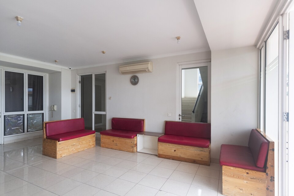 OYO 3049 Scientia Dormitory Syariah, Gading Serpong, Tangerang