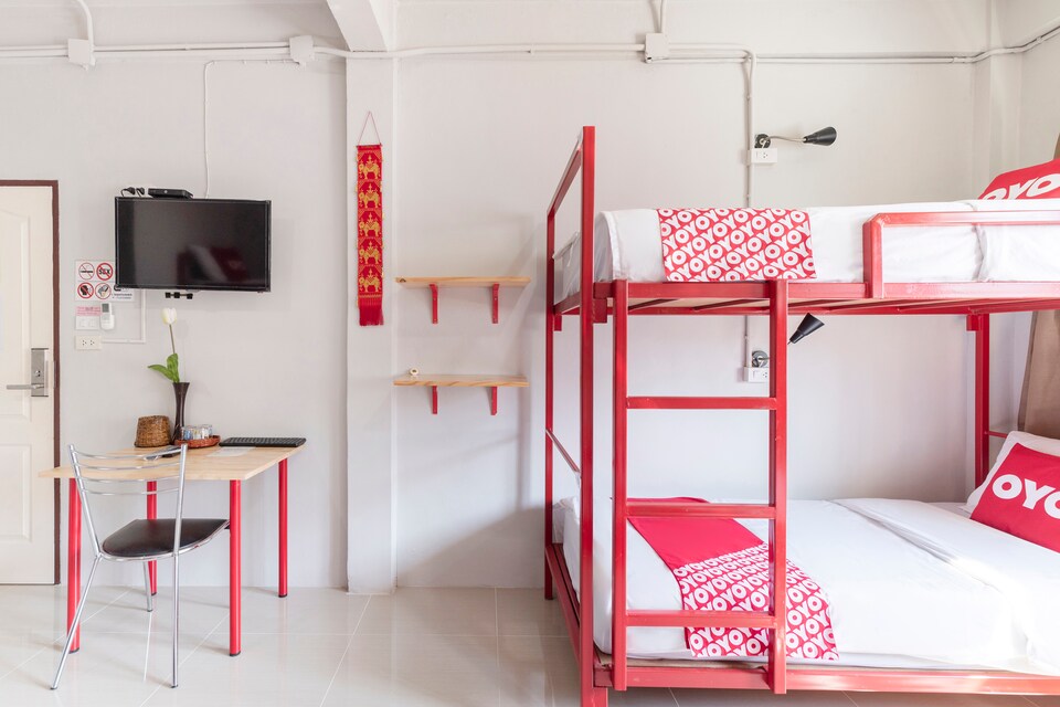 OYO 716 Bangkok Check Inn, Bang Rak P1, Bangkok