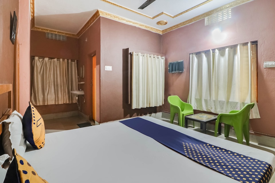 SPOT ON Tanuja Inn, CT Road Puri, Puri